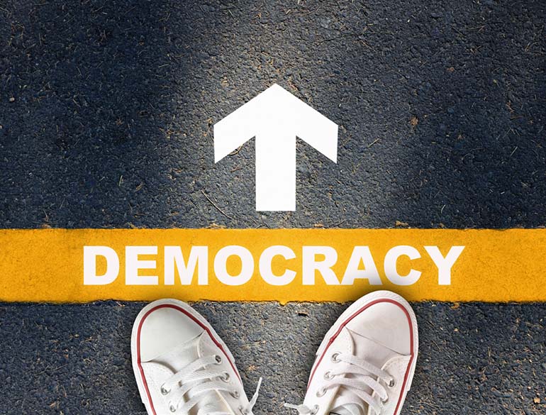 민주주의 신발