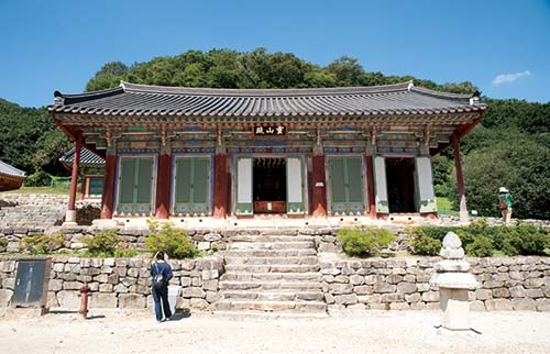 선운사 영산전은 전라북도 유형문화재로 지정되어 있다