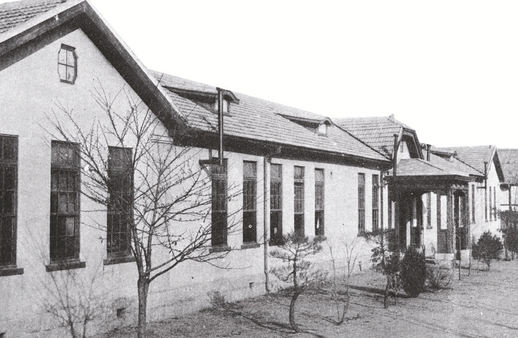 1919년 5월 신축된 조선약학교 교사(校舍)