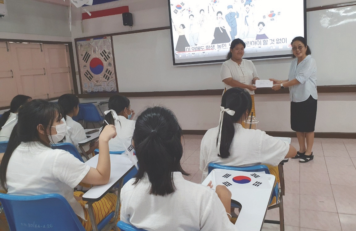 1960년 분석학교실에서 수업 중인 학생들